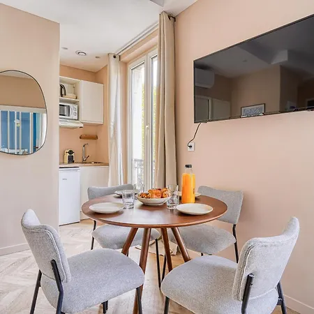 2 Bedroom Air-conditioned 17 Quiet *